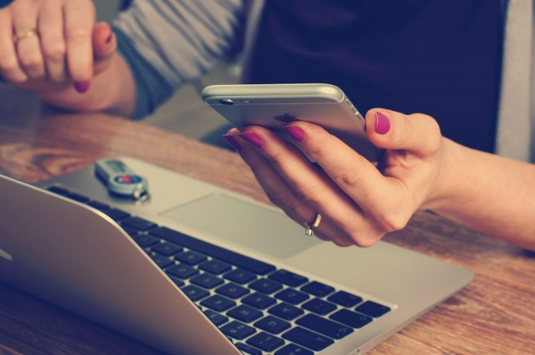 Available jobs women can do from home in the lockdown period