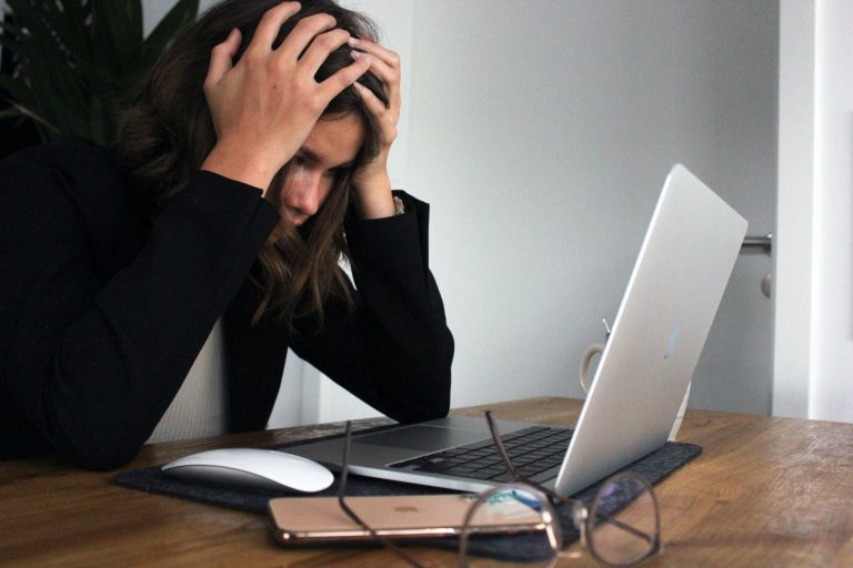7 Amazing Ways to Deal with Online Hate