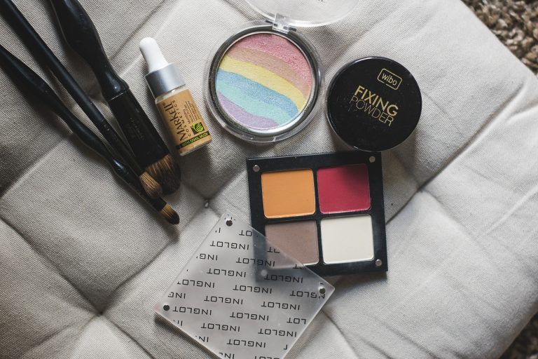 9 Mistakes You Must Avoid While Shopping for Makeup