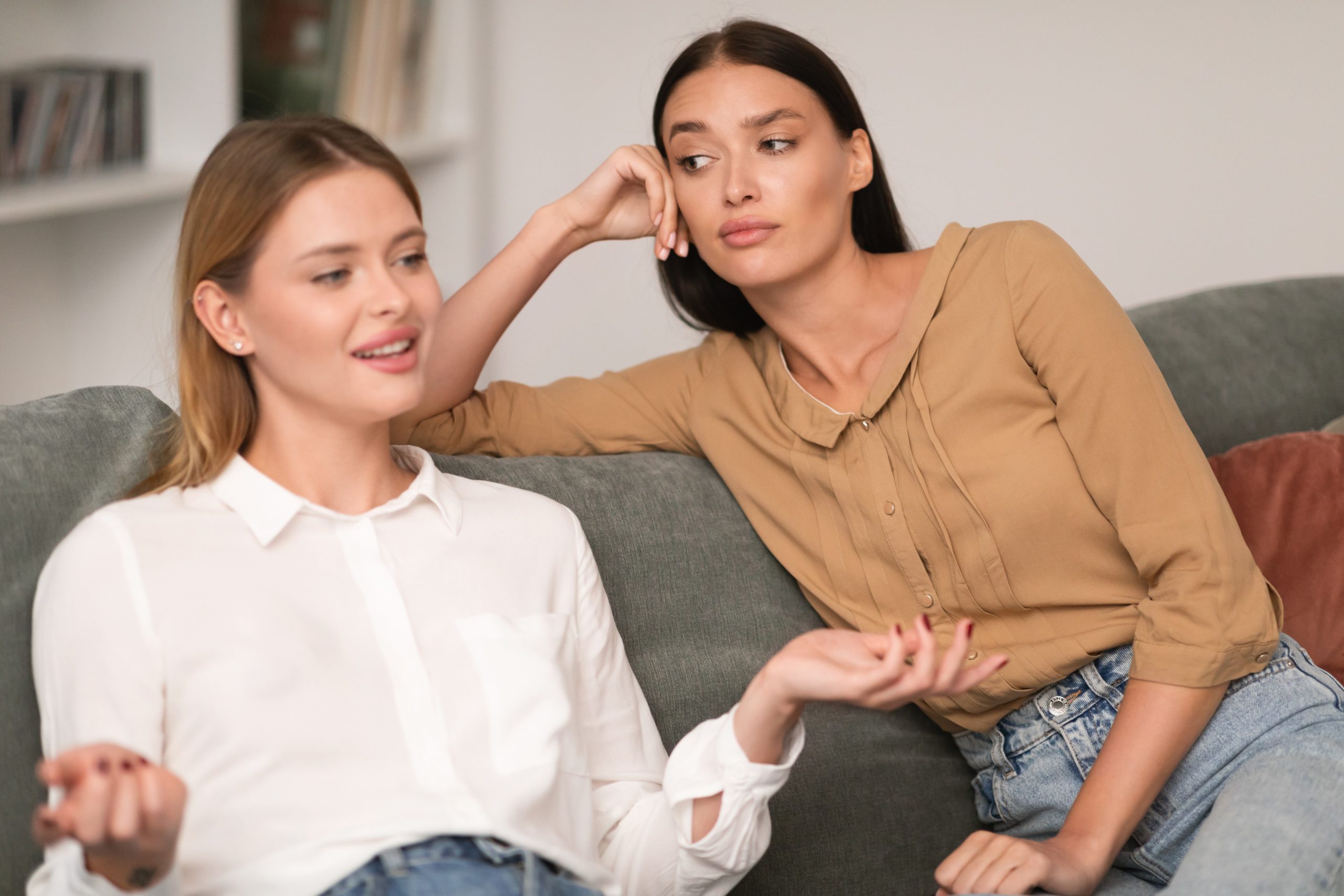 Jealous Friends: Signs They Secretly Want to See You Fail